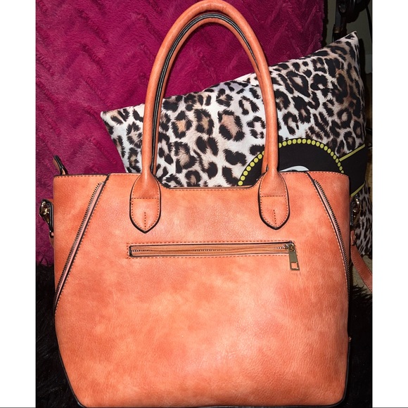 SOLD❤️Faux Leather Hand bag - Picture 4 of 7